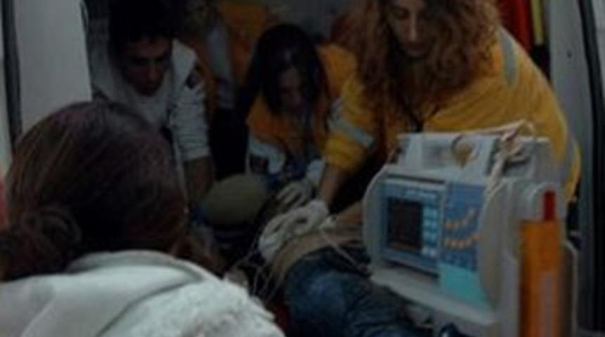 Annesi sevgilisinden ayrılmasını isteyince...