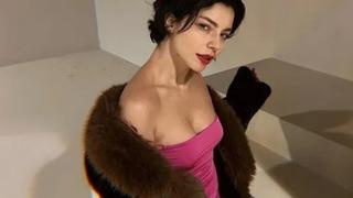 Geyşa olmayı seviyorum demişti! Merve Boluğur kimseye aldırmadı, dudak dudağa...