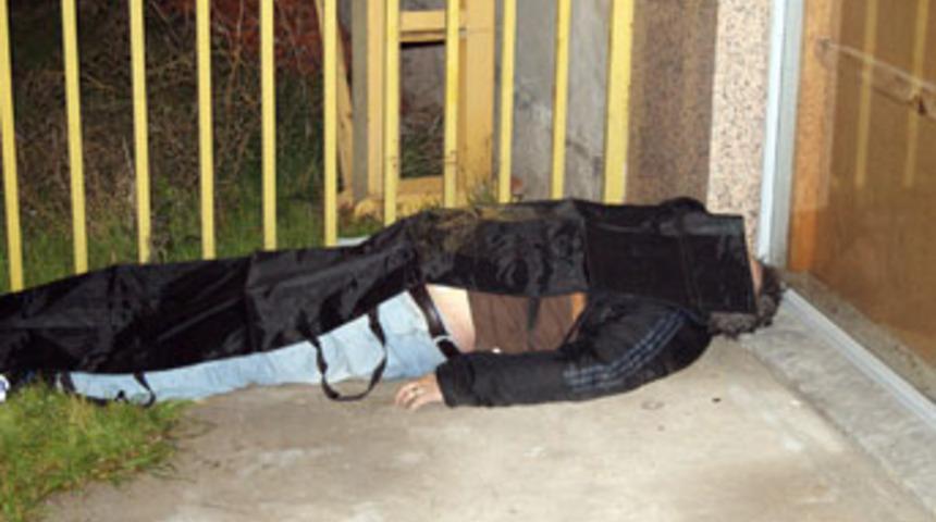 Fenalaştı, aracını kenara &ccedil;ekti, &ouml;ld&uuml;