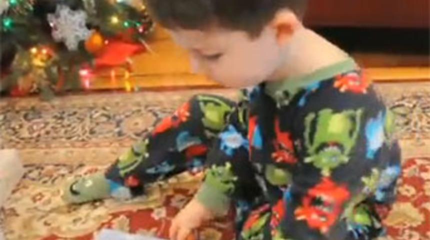 Kitap hediyesini beğenmedi ş&ouml;hret oldu