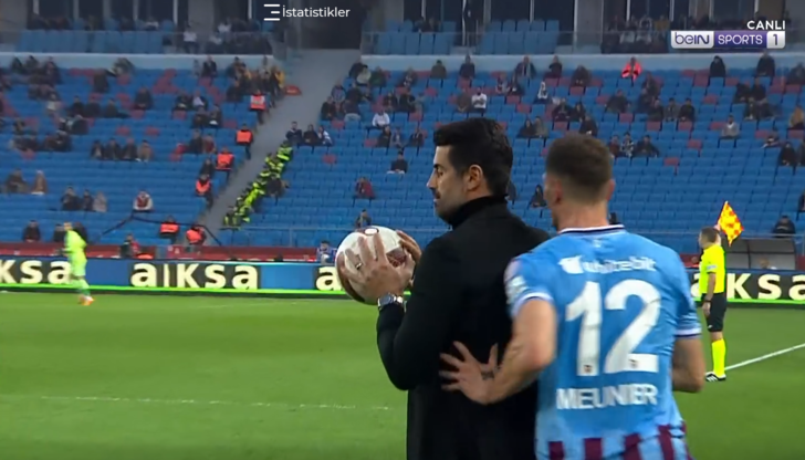 Volkan Demirel'den çıplak elle harika kurtarış! Spiker bile şaştı kaldı "Eldivene ihtiyacı yok" G5