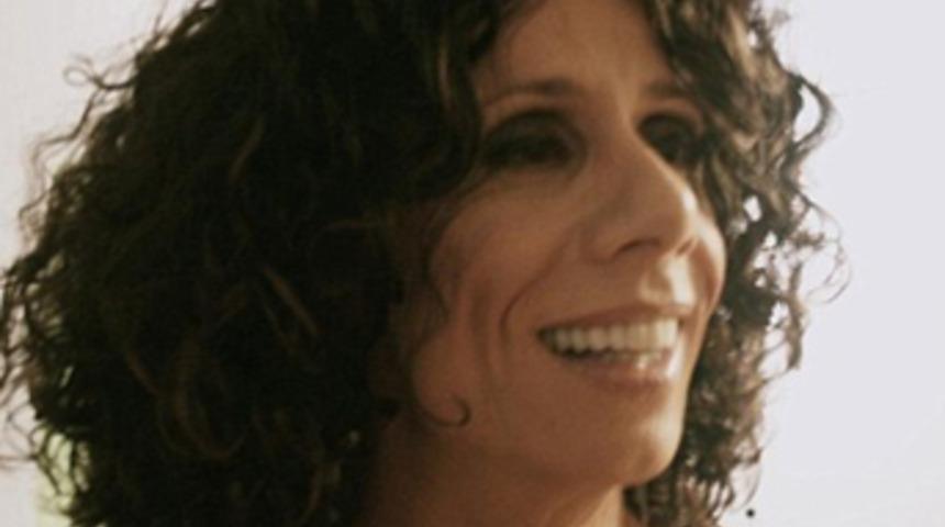 Tren altında kalan travesti avukat &ccedil;ıktı