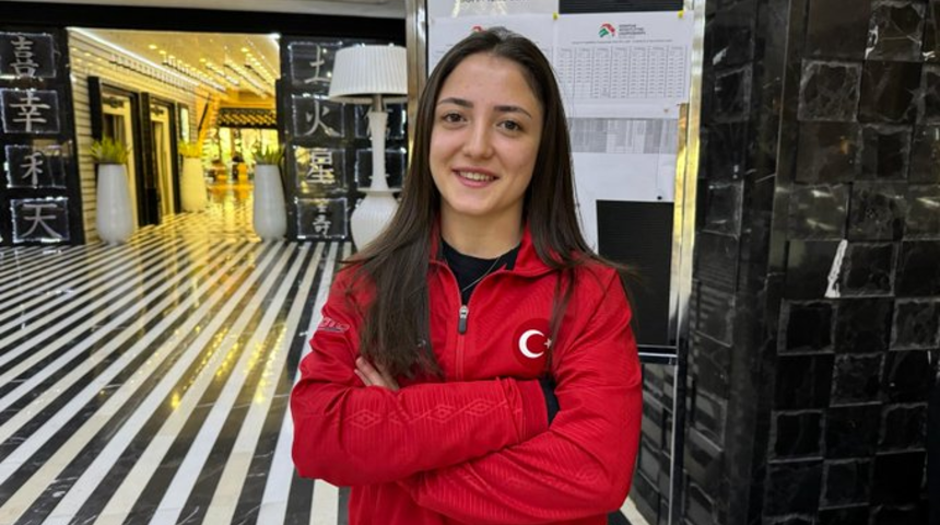 Cansu Bektaş'tan Avrupa Halter Şampiyonası'nda altın madalya!