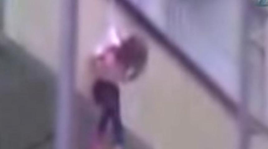 &Ccedil;ocuğunu &ouml;l&uuml;me uzattı!