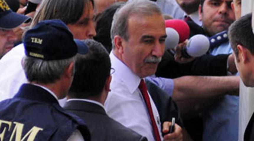 O çantayı odaya kim koydu?