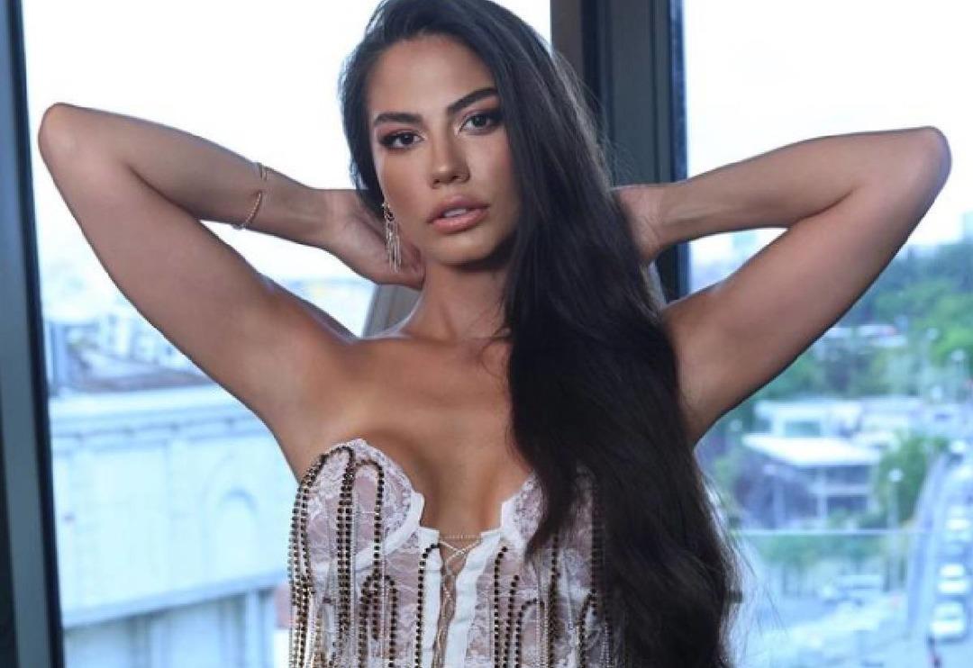 Demet &Ouml;zdemir'in tarzının bedeli dudak u&ccedil;uklattı! Duyanlar kulaklarına inanamadı