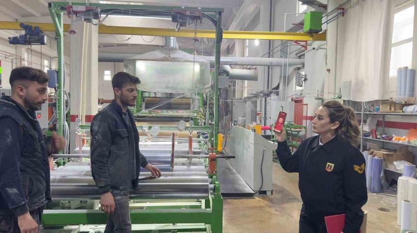 Kadın jandarmalardan erkeklere ‘KADES’ eğitimi