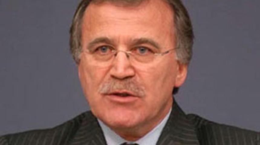 TBMM&rsquo;nin hukuk&ccedil;ularından istifa kararı!