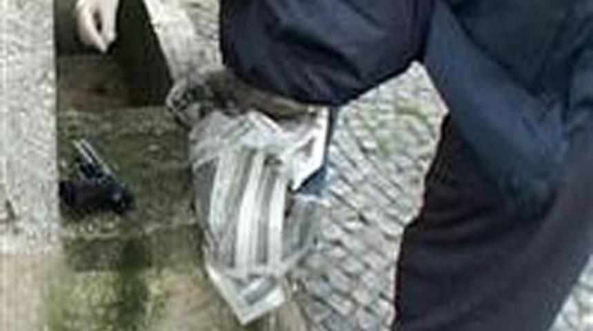 Flaş...Başbakan'ın evi yanında silah bulundu