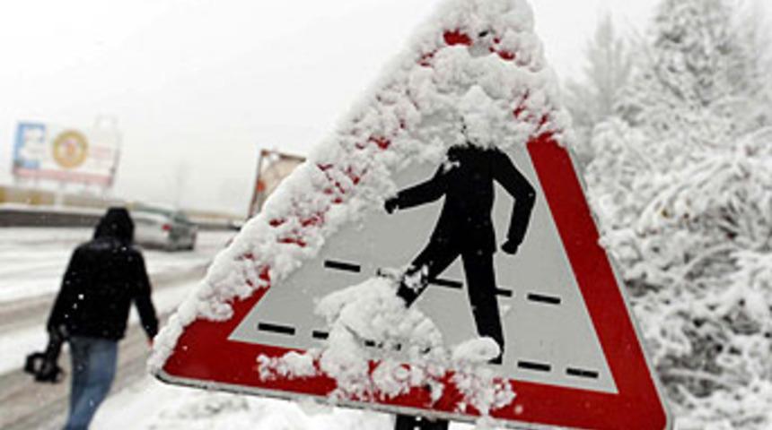 Flaş...Yoğun kar yağışı Marmara'yı esir aldı