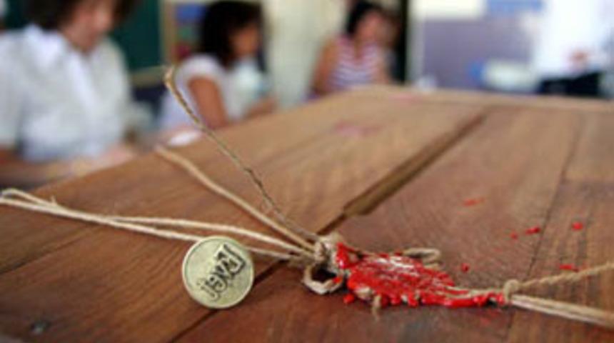 Kasetli, şifreli, çılgın kampanyada kim önde