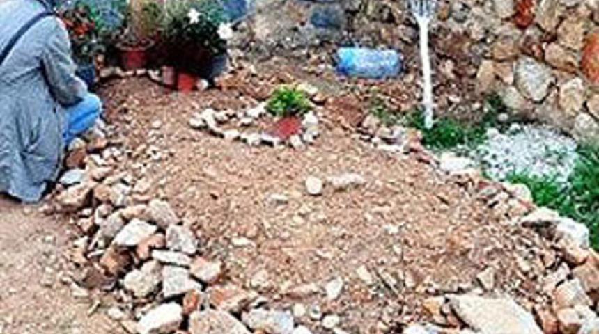 Mezarlık ayıbına Bakan özrü