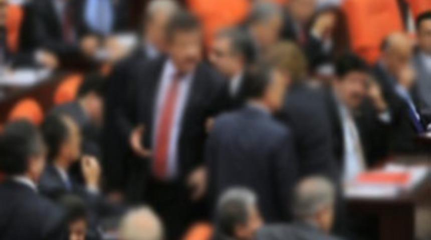 "Sarhoş musun? Şerefsiz!"