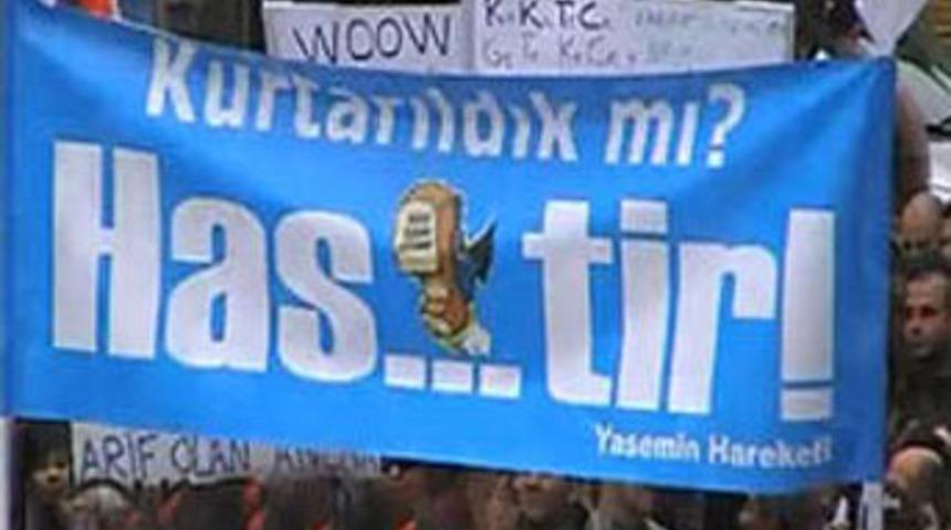 KKTC'de Türkiye karşıtı çirkin pankart