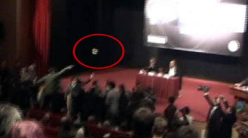 Sakarya'da gazetecilere idam ipi fırlatıldı