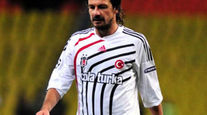 Milli futbolcu karakolluk oldu!