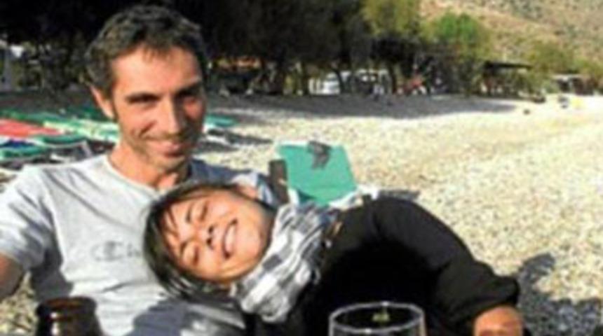 Balayından tek başına döndü