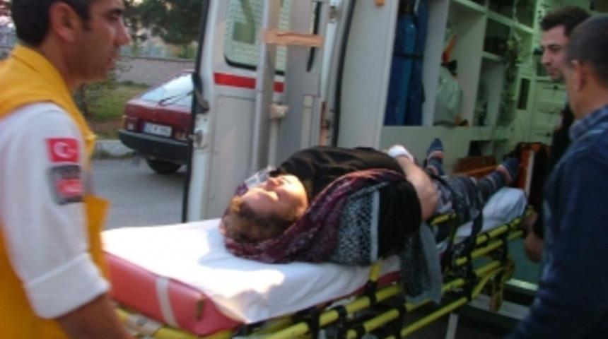İneğin &ccedil;arptığı kadın yaralandı