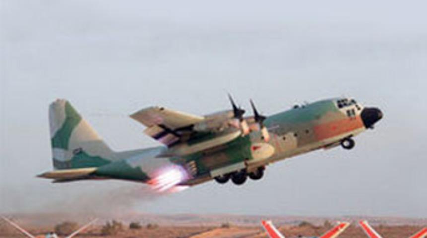 Askeri &uuml;sten u&ccedil;ak &ccedil;aldılar