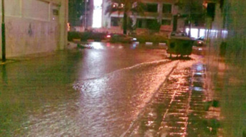 Mekke sular altında