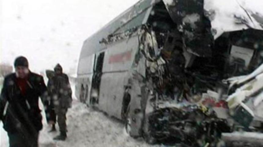 TEM'de 30 km'lik ara&ccedil; kuyruğu