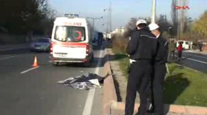 Annesinin ölümünü pencereden izledi