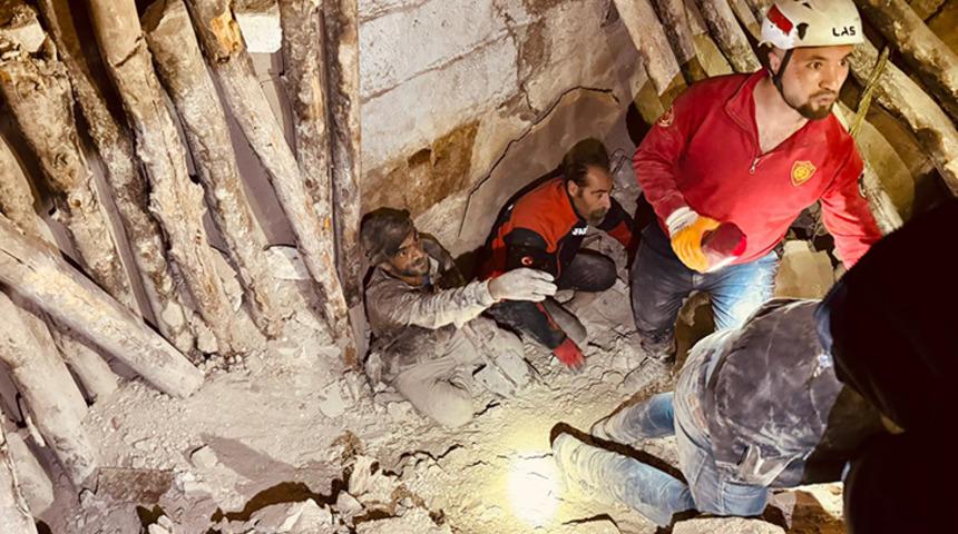 Şanlıurfa'da bina çöktü: 1 kişi hayatını kaybetti