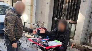 Çalıntı telefon satmaya çalışırken sivil polislere yakalandı!