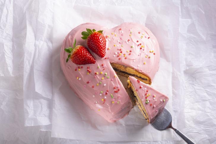 Sevgililer Günü için tatlı bir tarif arayanlara: İşte Sevgililer Günü'ne özel kalpli pasta tarifi! Kalpli pasta nasıl yapılır?
