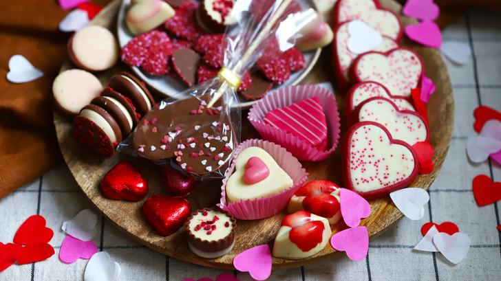Yapması kolay, lezzeti şahane: Sevgililer Günü'ne özel kalp marzipan tarifi! Kalp marzipan nasıl yapılır?