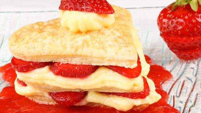Sevgililer Günü'ne özel milföylü kalp pasta tarifi: Milföylü kalp pasta nasıl yapılır?