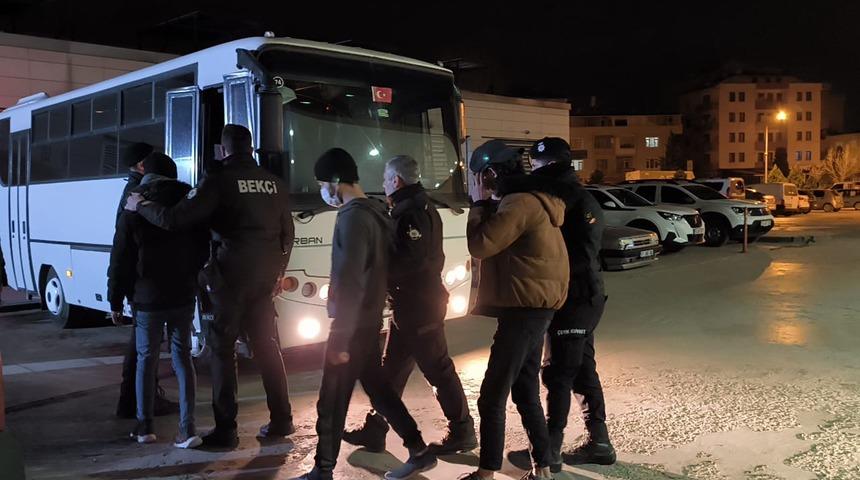 Bursa'da 12 düzensiz göçmen yakalandı