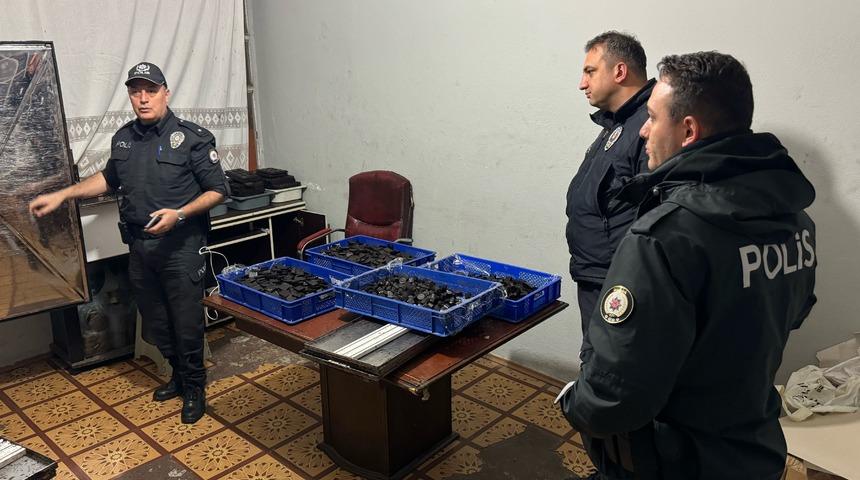 Bursa'da kaçak çikolata imalathanesine operasyon düzenlendi