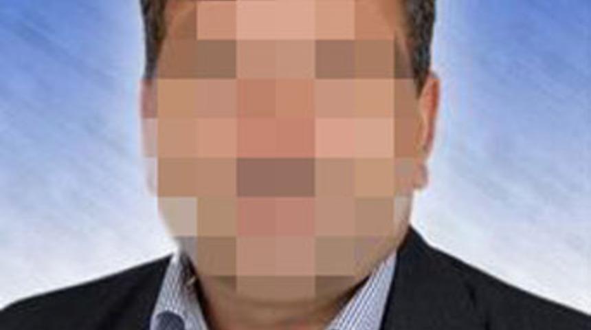 Annesinin dostunun kafasını kesti