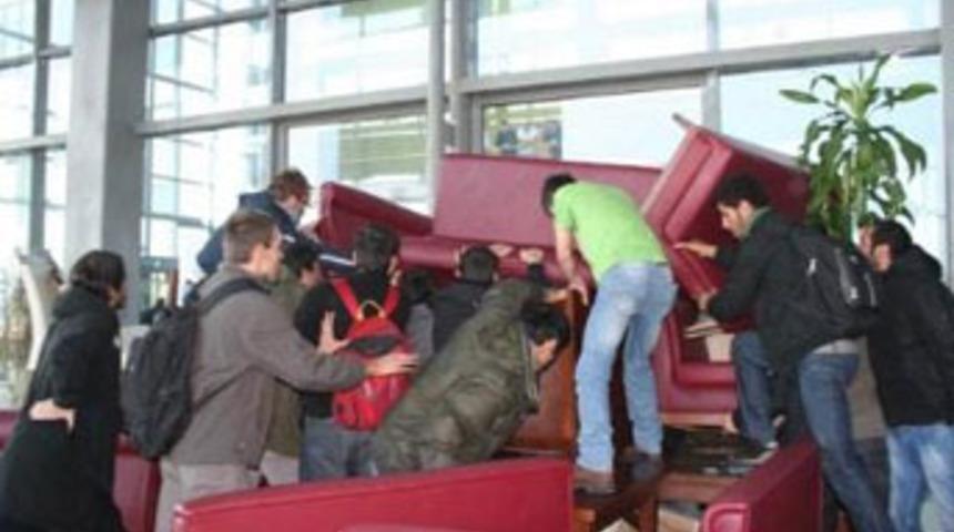 &Uuml;niversite, &ouml;ğrencilerden 17 bin lira istiyor