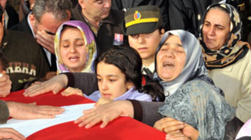 Şehidin malzemeleri, &ouml;l&uuml; PKK'lılarda bulundu