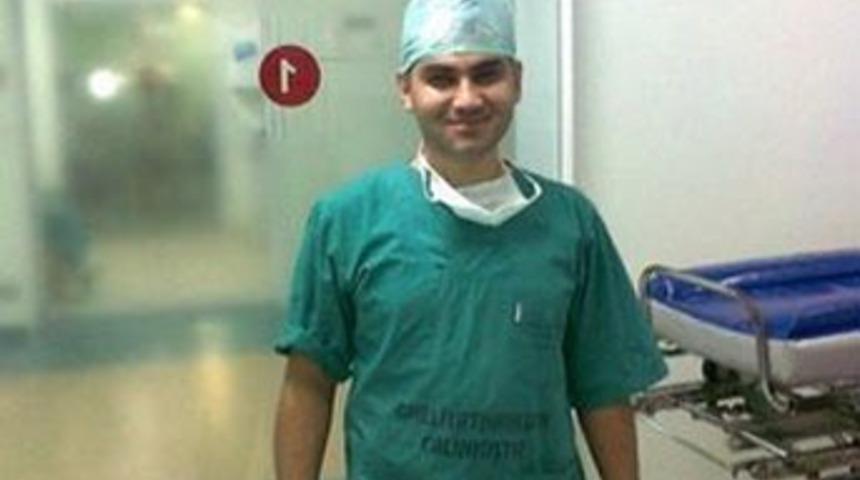 Gen&ccedil; doktorun şok eden intiharı!