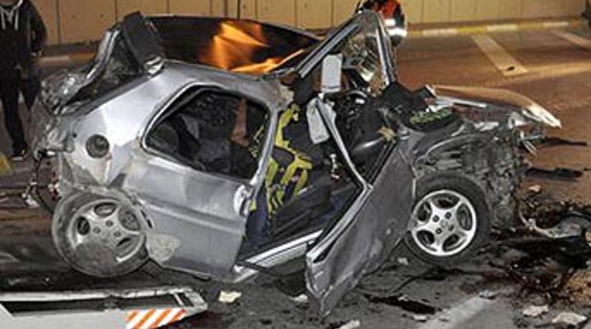 Köprüden düşüp cipe çarptı