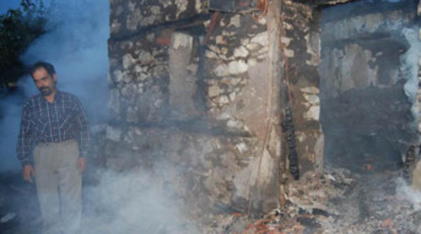 Anne-oğul, yanarak &ouml;ld&uuml;