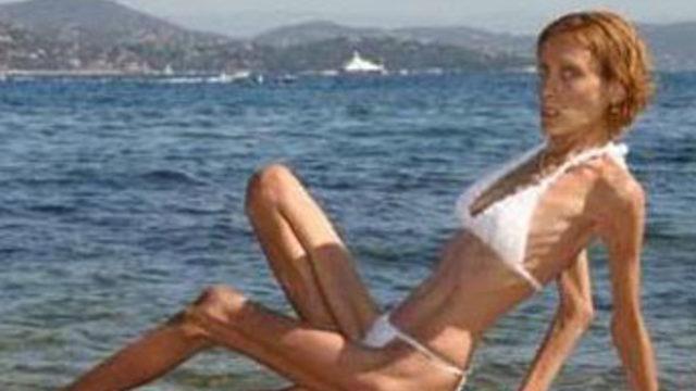 Annesi de canına kıydı