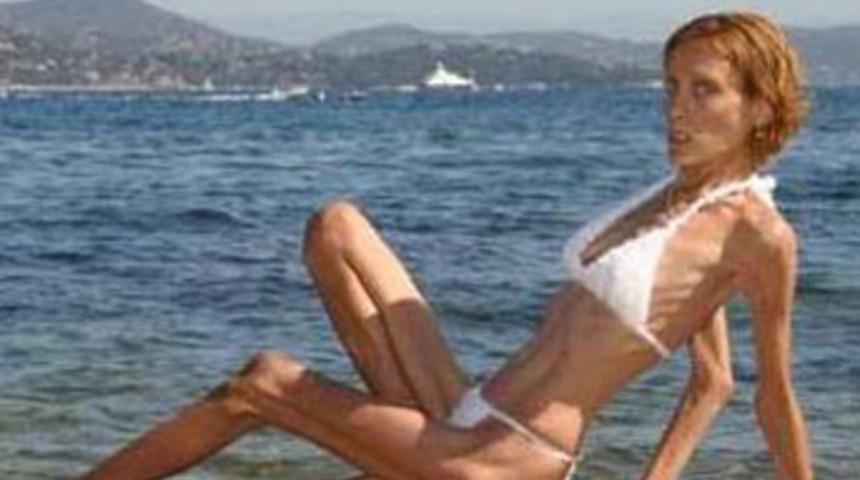 Annesi de canına kıydı