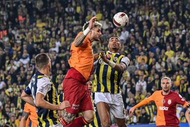 Galatasaray ile Fenerbahçe'nin karşı karşıya geleceği Süper Kupa maçı öncesi sürpriz gelişme! 640xauto