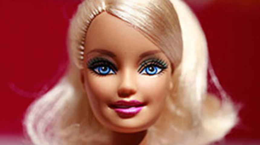 'Sapıklara hediye' Barbie bebek