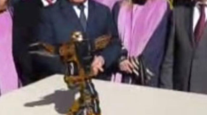 Bu robot Harmandalı oynuyor