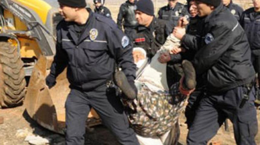 Polisi 75'lik nine de durduramadı