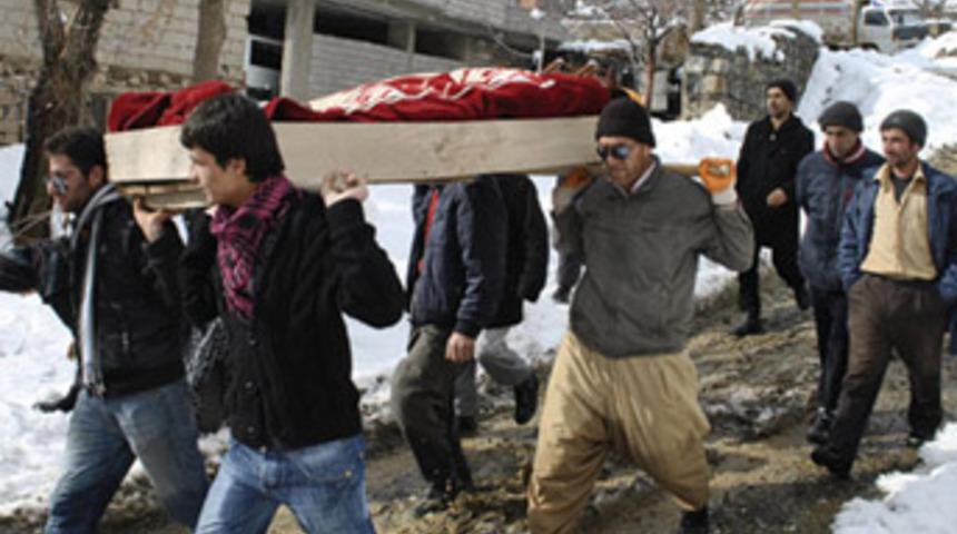 Doğum i&ccedil;in tabuta girdi