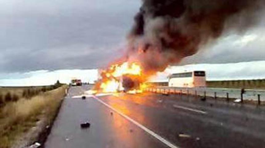 Otoyolda dehşet: 3 ölü