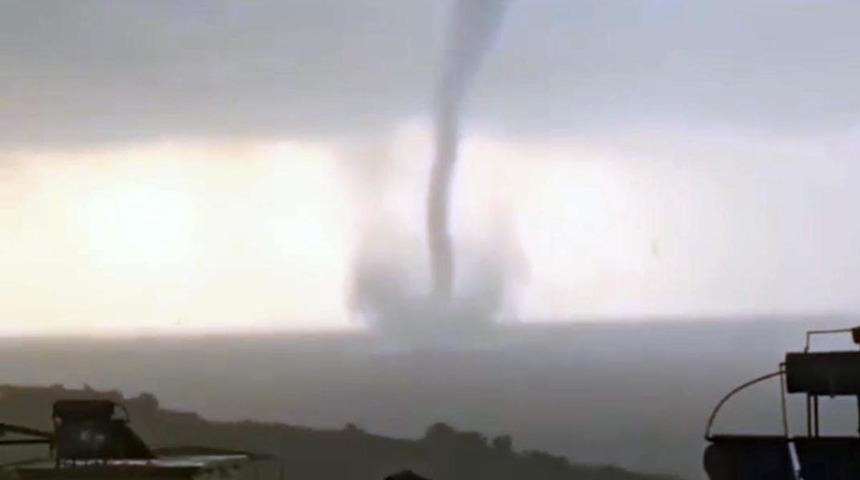 Görenler telefonuna sarıldı! Meteoroloji'den peş peşe uyarılar gelmişti...