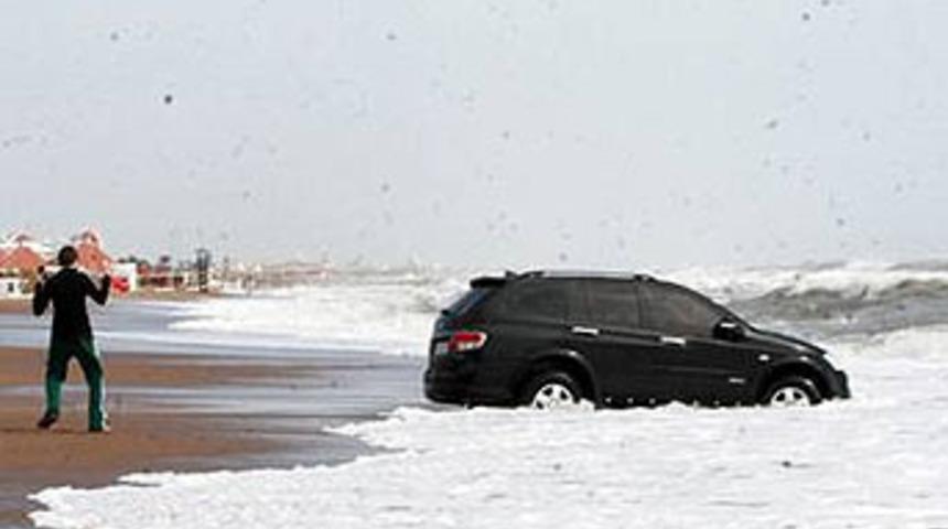 Sahile bu kez cip vurdu!