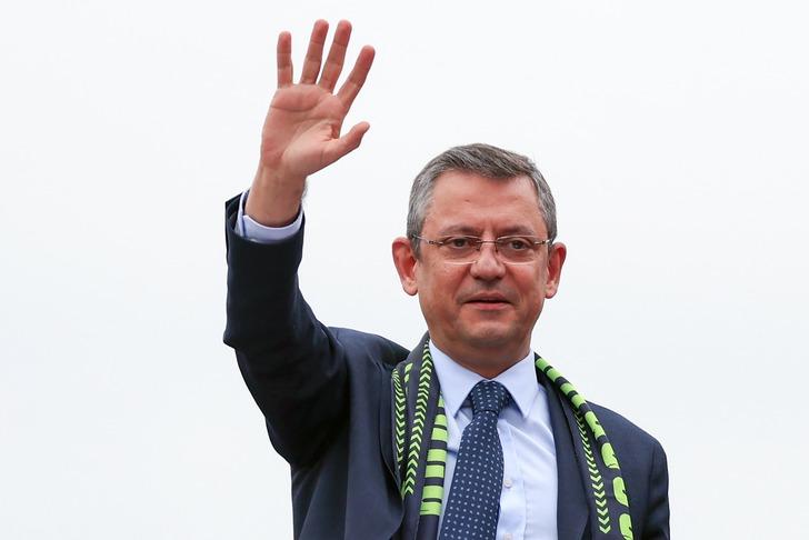 CHP lideri Özgür Özel, Mansur Yavaş ve Erdal Beşikçioğlu ile birlikte halka seslendi: "Size bir müjdem var' G5